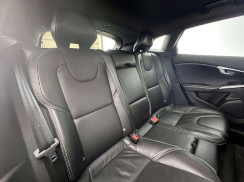 Volvo V40 2.0 T2 R-Design Pro Euro 6 (s/s) 5dr 23