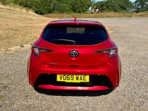 Toyota Corolla VVT-I DESIGN 4