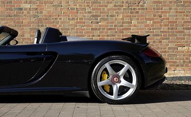 Porsche Carrera GT 13
