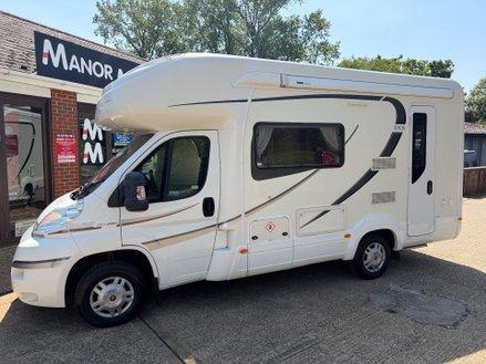 Auto-Trail Tracker EKS LOVELT LOW MILEAGE GREAT SPEC TRACKER 