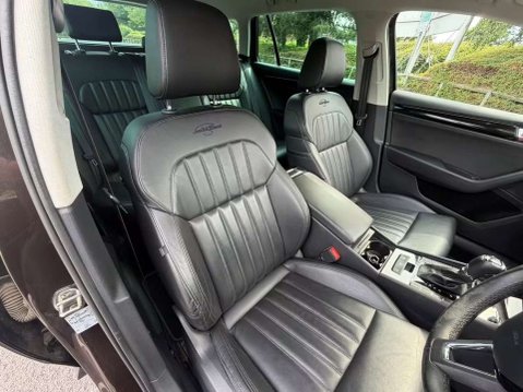 Skoda Superb 2.0 Superb Laurin & Klement TDI Semi-Auto 5dr 11