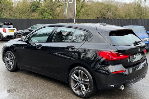 BMW 1 Series 118I SPORT - 1 OWNER -REVERSE CAMERA - PARK ASSISTANT - COMFORT PACKAGE 2