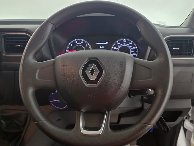 Renault Master RENAULT MASTER LWB DIESEL FWD LM35dCi 135 Business+ Medium Roof Van 16