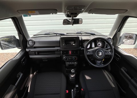 Suzuki Jimny SZ4 11