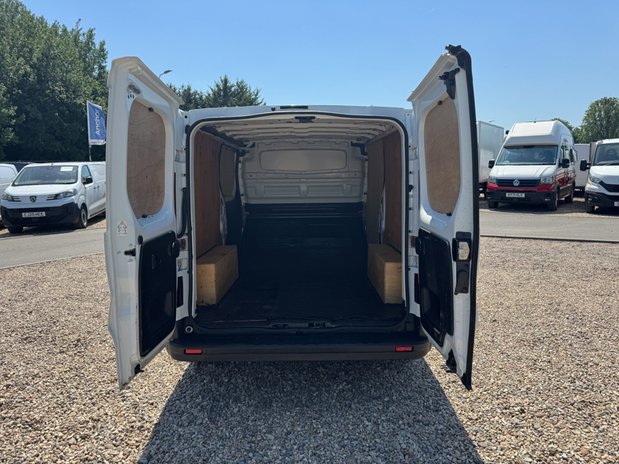 Nissan Primastar LWB L2H1 Low Roof Acenta 300 Air Con Cruise EURO 6 NO VAT 8