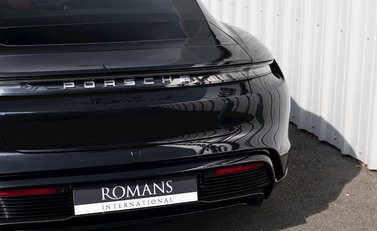 Porsche Taycan Turbo S 31