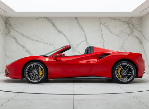 Ferrari 488 SPIDER 6