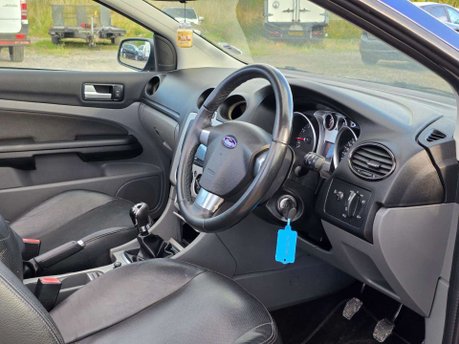 Ford Focus CC 1.6 CC-1 Convertible 2dr Petrol Manual (169 g/km, 99 bhp) 24