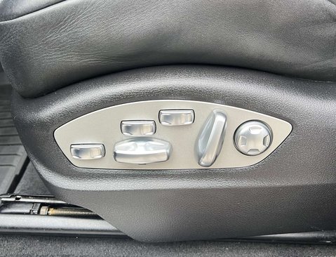 Porsche Macan 3.0 Macan S Semi-Auto 4WD 5dr 40