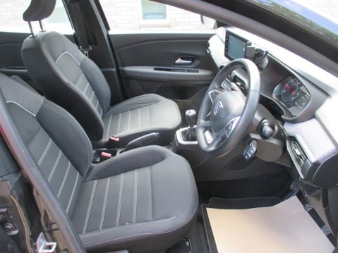 Dacia Sandero 1.0 TCe Comfort Euro 6 (s/s) 5dr 23