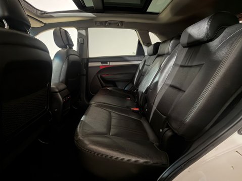 Kia Sorento CRDI KX-3 SAT NAV 20