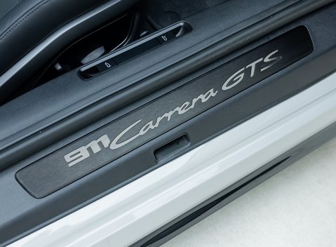 Porsche 911 Carrera GTS (992) 19