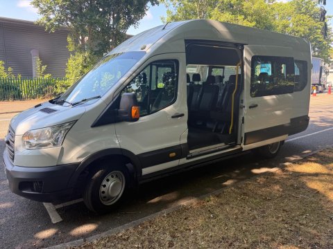 Ford Transit 2.2 TDCi 460 HDT L4 H3 4dr (18 seats) 13