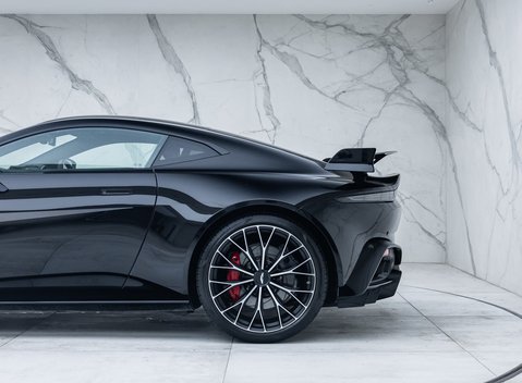 Aston Martin Vantage F1 EDITION 32