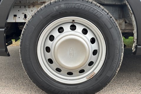 Ford Transit 350 Drw L5 130 ps Dropside Truck - 5.2m Internal Length 27