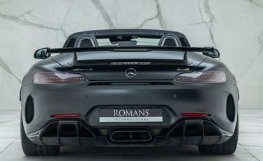 Mercedes-Benz AMG GT R Roadster 12