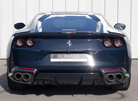 Ferrari 812 Superfast 5