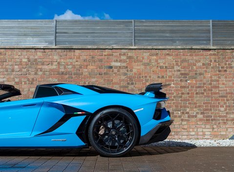 Lamborghini Aventador SVJ LP 770-4 Roadster 38