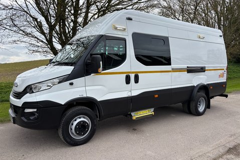 Iveco Daily 70C18V Welfare Unit - Tail Lift / Toilet / 7 Seats / Air Con 1