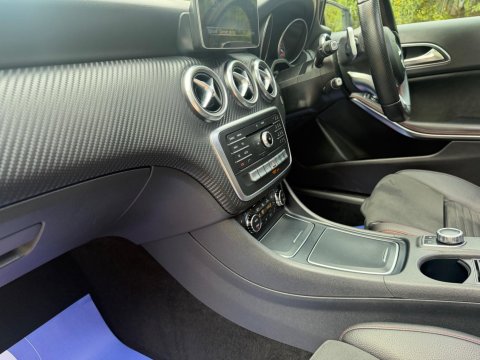 Mercedes-Benz A Class 2.1 A200d AMG Line (Premium Plus) 7G-DCT Euro 6 (s/s) 5dr 14