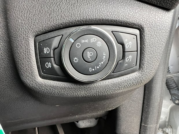 Ford Transit Connect SWB L1H1 Limited 200 Air Con Alloys Camera Sensors EURO 6 NO VAT 36