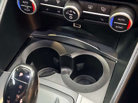 Alfa Romeo Giulia 2.1 Giulia Speciale TD Auto 4dr 25