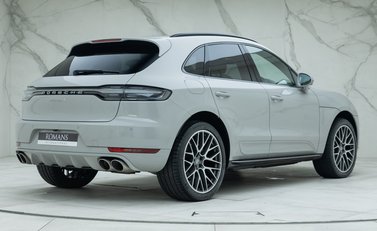 Porsche Macan S 3