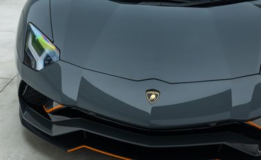 Lamborghini Aventador S LP 740-4 ROADSTER 28