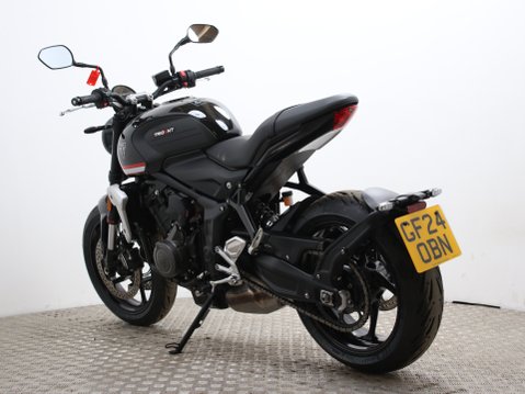 Triumph Trident TRIDENT 660 9