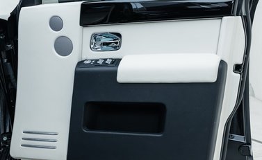 Rolls-Royce Phantom Series II 34