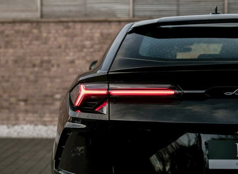 Lamborghini Urus 32