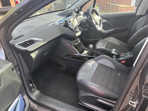 Peugeot 2008 ALLURE PREMIUM 16