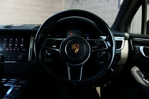 Porsche Macan 3.0 Macan S D Semi-Auto 4WD 5dr 27