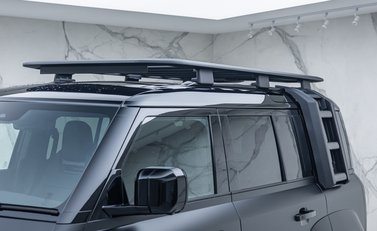 Land Rover Defender 110 OCTA Black 45