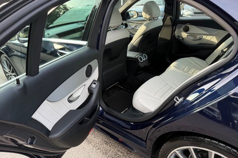 Mercedes-Benz C Class C250 D AMG LINE PREMIUM - 10 SERVICES - 2 OWNERS - LIGHT INTERIOR 29