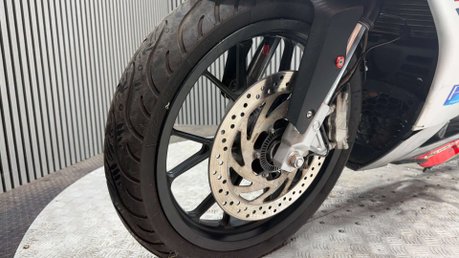 Aprilia RS RS4 2017 SPORTS BIKE 125CC PROJECT SPARES OR REPAIR 11