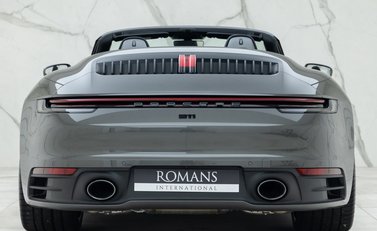 Porsche 911 Carrera S Cabriolet (992) 8