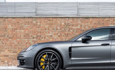 Porsche Panamera Turbo S E-Hybrid Sport Turismo 28