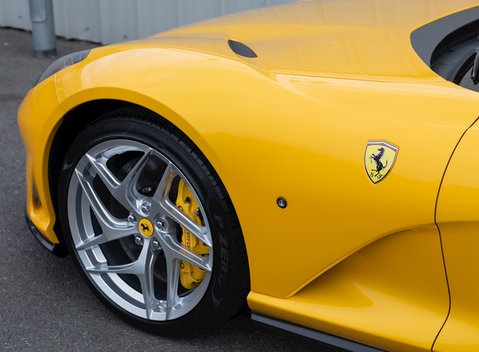 Ferrari 812 Superfast 30