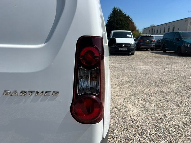 Peugeot Partner SWB L1H1 (SOLD) Low Roof Professional Air Con Sensors EURO 6 NO VAT 23