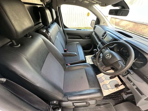 Vauxhall Vivaro 2.0 Turbo D 3100 Dynamic L2 H1 Euro 6 (s/s) 6dr 15