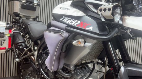 Triumph Tiger 2017 XCA Adventure bike 37K full metal luggage 800cc 15
