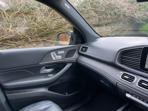 Mercedes-Benz GLE 2.0 GLE300d AMG Line (Premium) SUV 5dr Diesel G-Tronic 4MATIC Euro 6 (s/s) 33