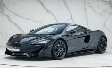 McLaren 570 GT MSO Black Collection 1