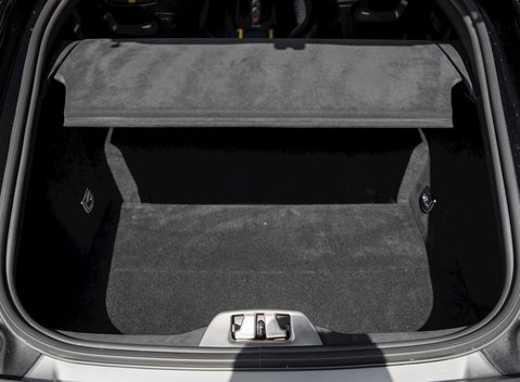 Ferrari 812 Superfast 35