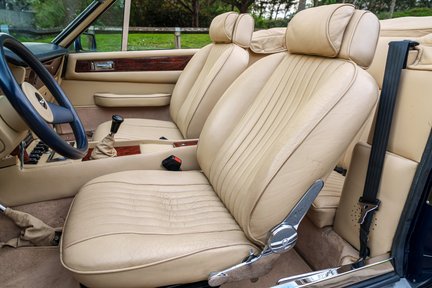 Aston Martin V8 Volante EFi 25