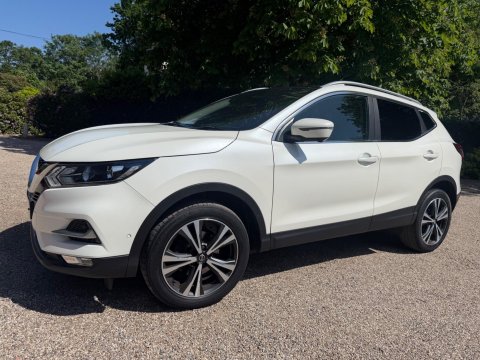 Nissan Qashqai 1.3 DIG-T N-Connecta Euro 6 (s/s) 5dr 3