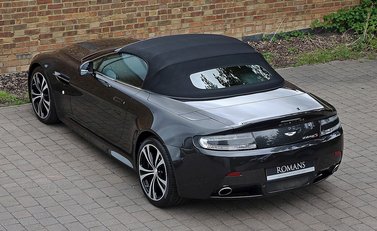 Aston Martin V12 Vantage S Roadster 22