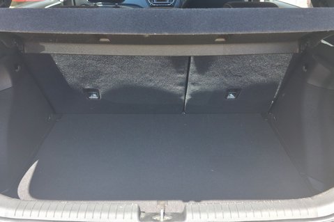 Hyundai i20 MPI SE.AUTOMATIC..1 PREVIOUS OWNER,18 STAMPS,AIR CON,LAST OWNER  9 YEARS. 16