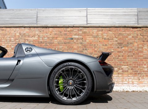 Porsche 918 Spyder 33